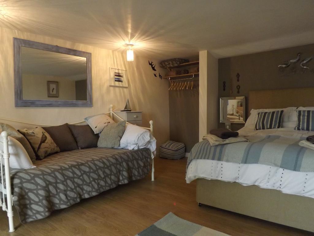The Swallows Guest House New Quay  Kamer foto