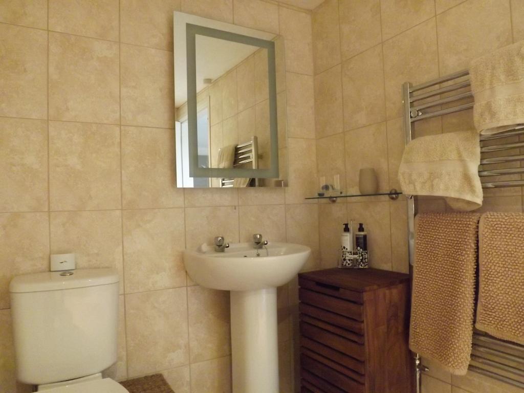 The Swallows Guest House New Quay  Kamer foto